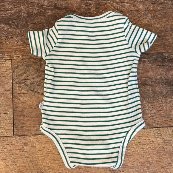 Baby Gap bodysuit - Picture 4 of 8